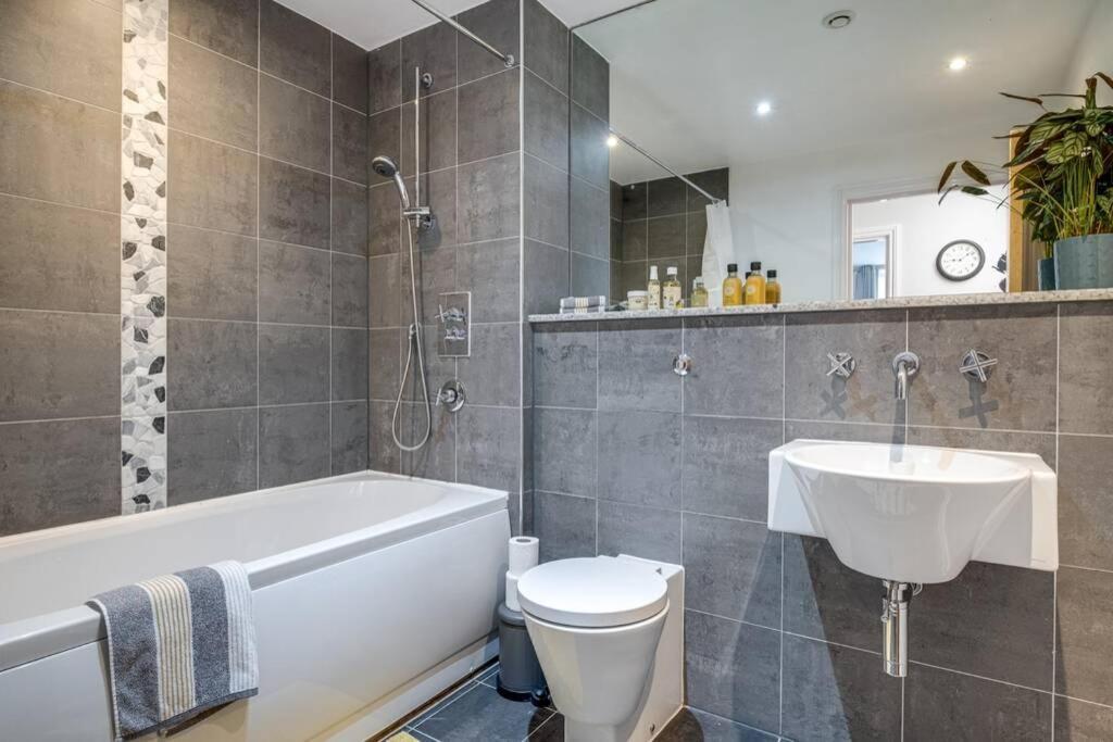 Luxury 2Bed Spacious Apartment- City Centre- Free Parking Birmingham Exteriör bild